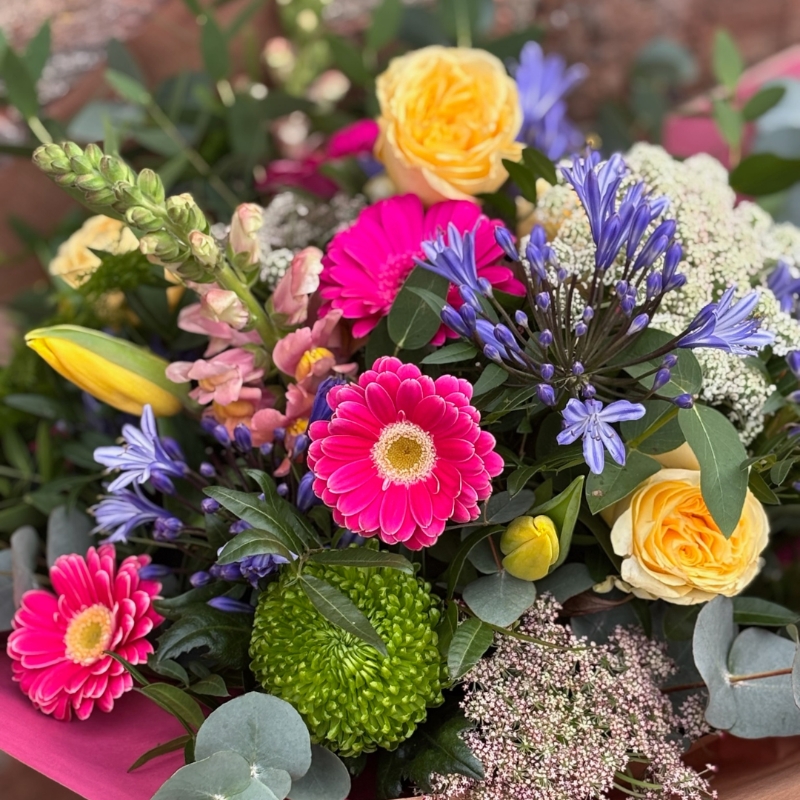 Mother's Day gift hamper with flowers, wine and chocolate available for delivery and nationwide. 