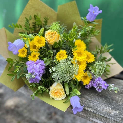 Small Handtied